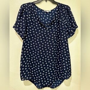 DR2 Navy and White Floral Blouse